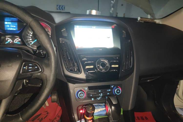 Used Ford Focus 2015 Sedan 1.6L Automatic Trend Model Audio And AC Panel