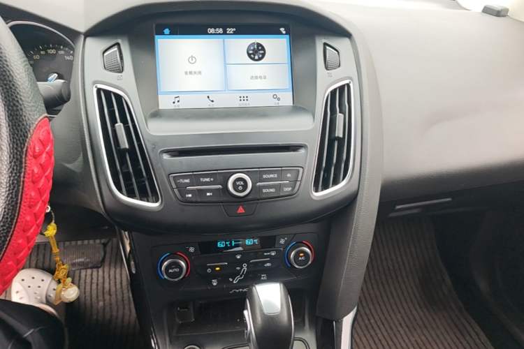 Used Ford Focus 2015 Sedan EcoBoost 180 Automatic Elite Model Audio And AC Panel