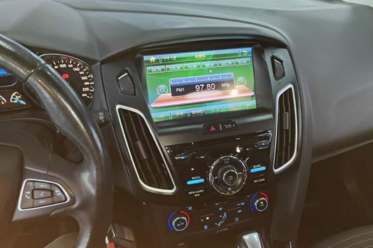 Used Ford Focus 2015 Hatchback 1.6L Automatic Fashion Edition Audio And AC Panel