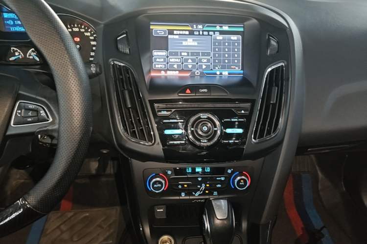 Used Ford Focus 2015 Hatchback EcoBoost 125 Automatic Supreme Style Edition Audio And AC Panel