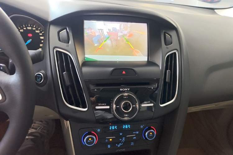 Used Ford Focus 2015 Sedan EcoBoost 180 Automatic Flagship Model Audio And AC Panel