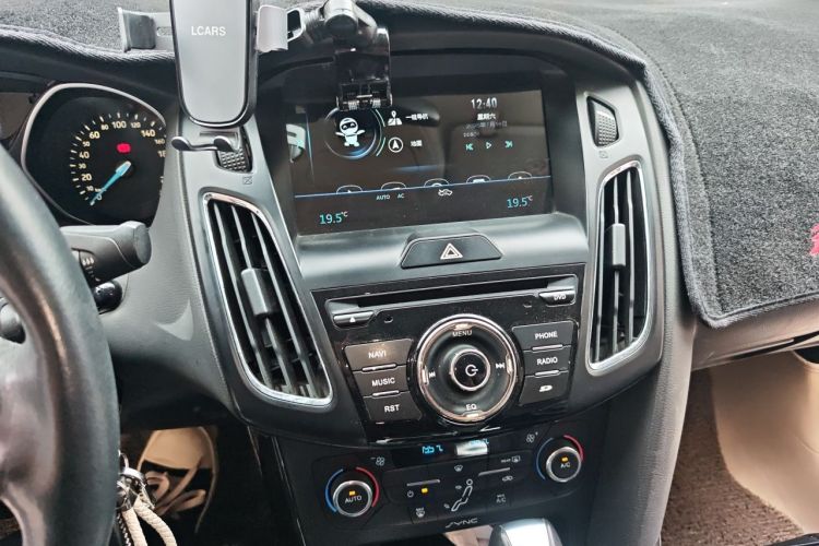 Used Ford Focus 2015 Sedan 1.6L Automatic Trend Model Audio And AC Panel
