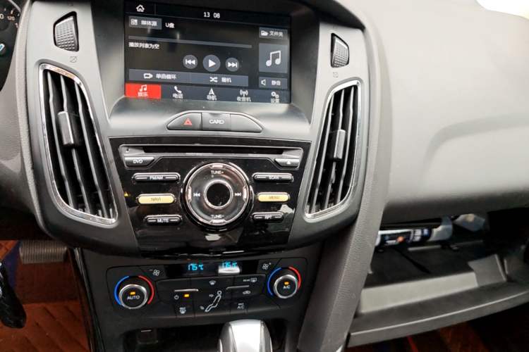 Used Ford Focus 2015 Hatchback 1.6L Automatic Fashion Edition Audio And AC Panel