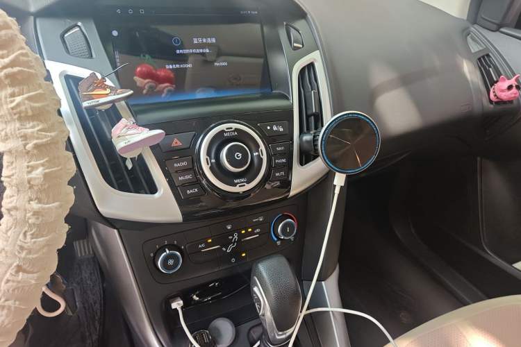 Used Ford Focus 2015 Hatchback 1.6L Automatic Comfort Model Audio And AC Panel
