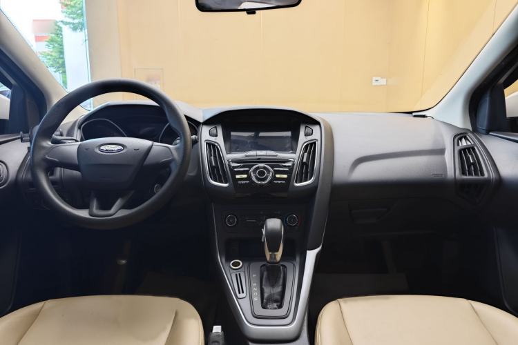 Used Ford Focus 2015 Hatchback 1.6L Automatic Comfort Model Audio And AC Panel