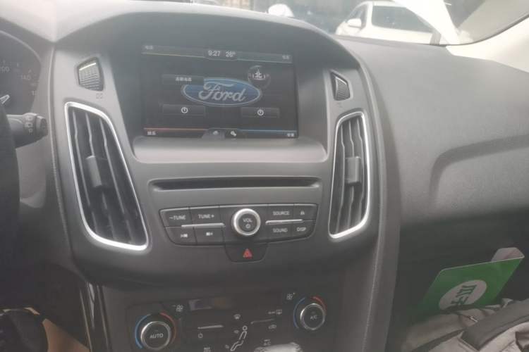 Used Ford Focus 2015 Hatchback EcoBoost 180 Automatic Elite Model Audio And AC Panel