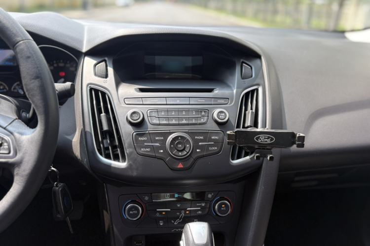 Used Ford Focus 2015 Sedan EcoBoost 125 Automatic Supreme Style Edition Audio And AC Panel