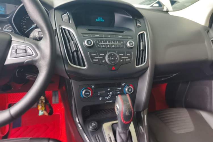 Used Ford Focus 2015 Sedan 1.6L Automatic Trend Model Audio And AC Panel