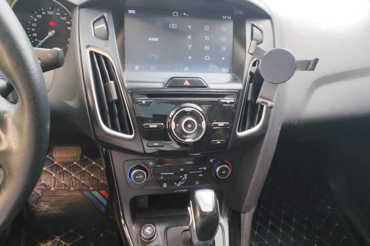 Used Ford Focus 2015 Sedan 1.6L Automatic Trend Model Audio And AC Panel