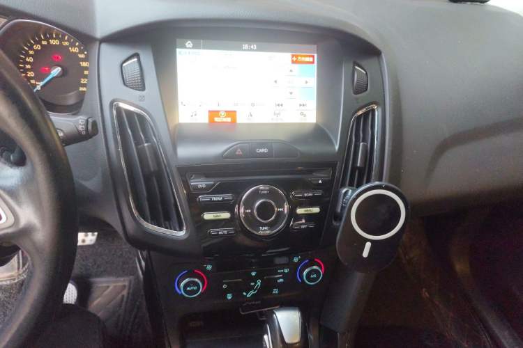 Used Ford Focus 2015 Hatchback 1.6L Automatic Fashion Edition Audio And AC Panel