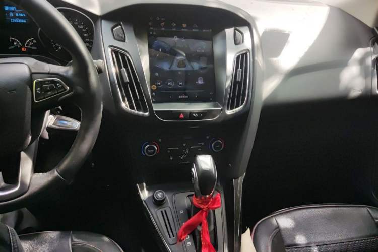 Used Ford Focus 2015 Sedan 1.6L Automatic Trend Model Audio And AC Panel