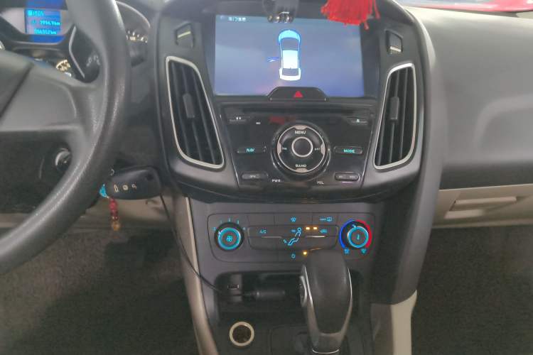 Used Ford Focus 2015 Sedan 1.6L Automatic Comfort Model Audio And AC Panel
