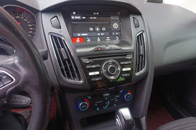Used Ford Focus 2015 Sedan 1.6L Automatic Trend Model Audio And AC Panel