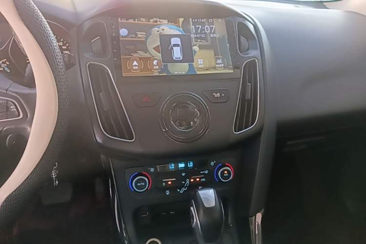 Used Ford Focus 2015 Hatchback 1.6L Automatic Fashion Edition Audio And AC Panel