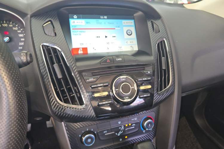 Used Ford Focus 2015 Hatchback 1.6L Automatic Comfort Model Audio And AC Panel