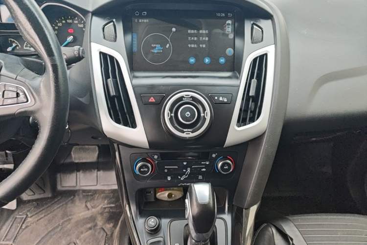 Used Ford Focus 2015 Hatchback EcoBoost 125 Automatic Supreme Style Edition Audio And AC Panel