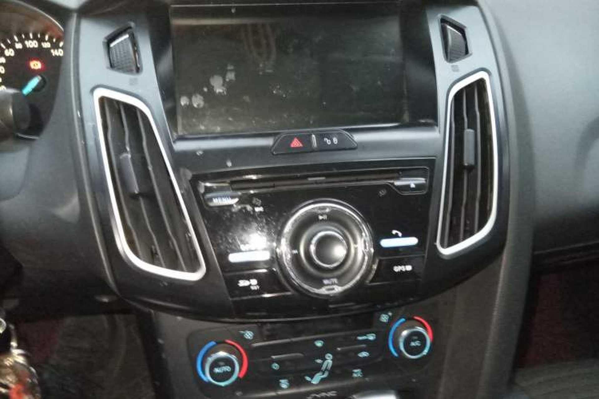 Used Ford Focus 2015 Sedan 1.6L Automatic Trend Model Audio And AC Panel