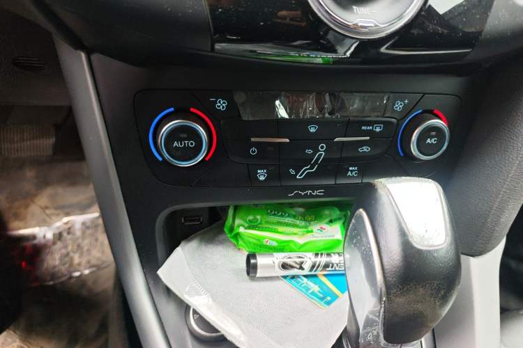 Used Ford Focus 2015 Hatchback EcoBoost 180 Automatic Sport Model Audio And AC Panel