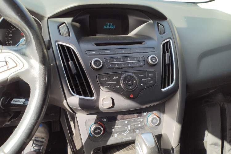 Used Ford Focus 2015 Sedan 1.6L Automatic Trend Model Audio And AC Panel