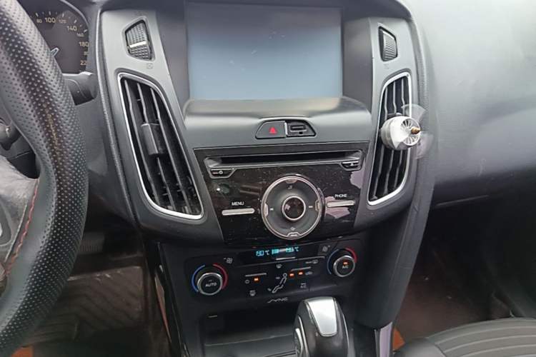 Used Ford Focus 2015 Sedan 1.6L Automatic Trend Model Audio And AC Panel