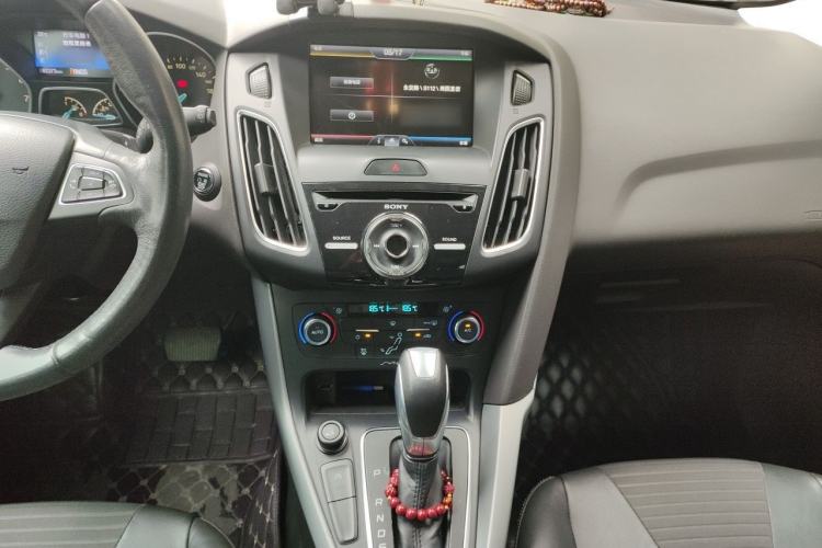 Used Ford Focus 2015 Hatchback EcoBoost 180 Automatic Sport Model Audio And AC Panel