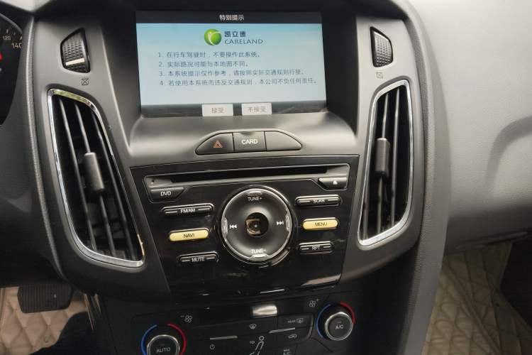 Used Ford Focus 2015 Hatchback 1.6L Automatic Fashion Edition Audio And AC Panel