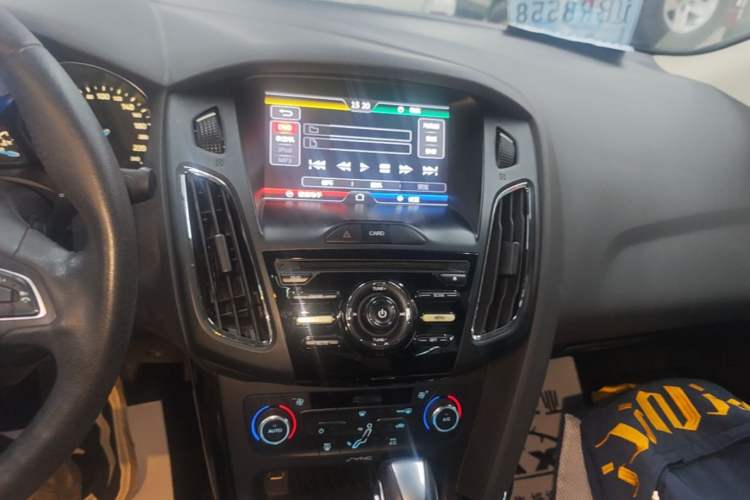 Used Ford Focus 2015 Sedan 1.6L Automatic Trend Model Audio And AC Panel