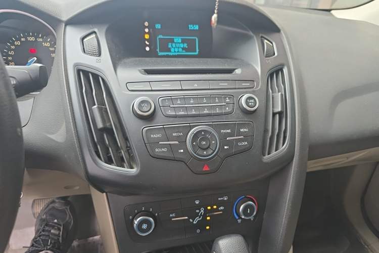 Used Ford Focus 2015 Sedan 1.6L Automatic Comfort Model Audio And AC Panel