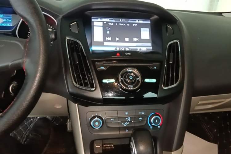Used Ford Focus 2015 Sedan 1.6L Automatic Comfort Model Audio And AC Panel