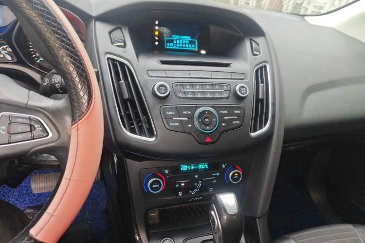 Used Ford Focus 2015 Sedan 1.6L Automatic Trend Model Audio And AC Panel