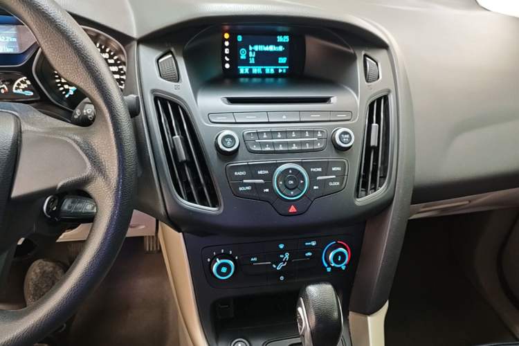 Used Ford Focus 2015 Sedan 1.6L Automatic Comfort Model Audio And AC Panel