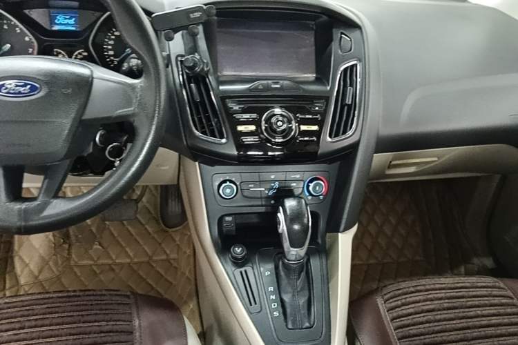 Used Ford Focus 2015 Sedan 1.6L Automatic Comfort Model Audio And AC Panel