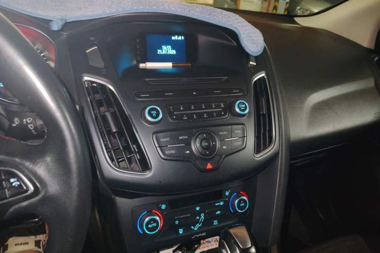 Used Ford Focus 2015 Sedan EcoBoost 125 Automatic Supreme Style Edition Audio And AC Panel