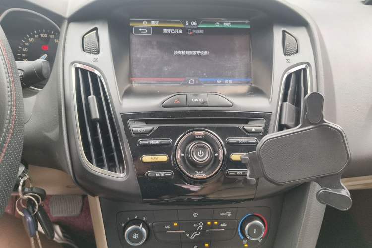 Used Ford Focus 2015 Sedan 1.6L Automatic Comfort Model Audio And AC Panel