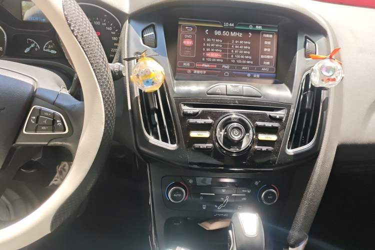 Used Ford Focus 2015 Hatchback 1.6L Automatic Fashion Edition Audio And AC Panel