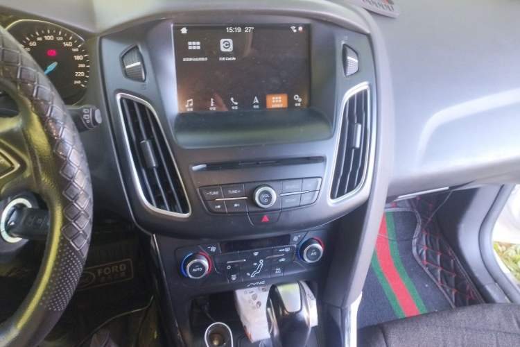 Used Ford Focus 2015 Hatchback EcoBoost 180 Automatic Elite Model Audio And AC Panel