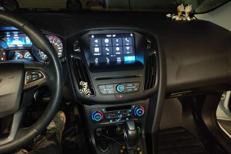 Used Ford Focus 2015 Sedan EcoBoost 180 Automatic Elite Model Audio And AC Panel