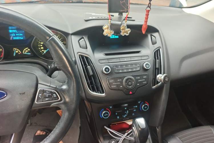 Used Ford Focus 2015 Sedan EcoBoost 125 Automatic Supreme Style Edition Audio And AC Panel