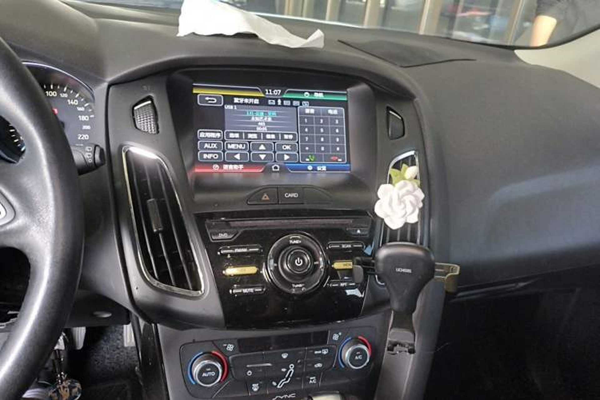 Used Ford Focus 2015 Hatchback EcoBoost 125 Automatic Supreme Style Edition Audio And AC Panel