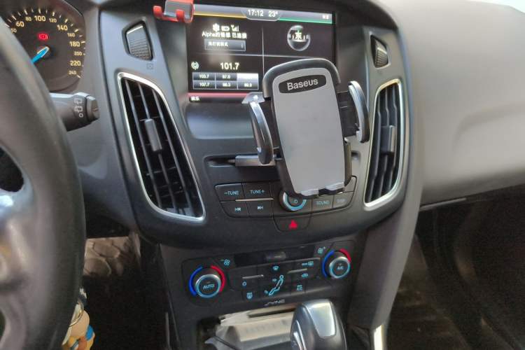 Used Ford Focus 2015 Hatchback EcoBoost 180 Automatic Elite Model Audio And AC Panel