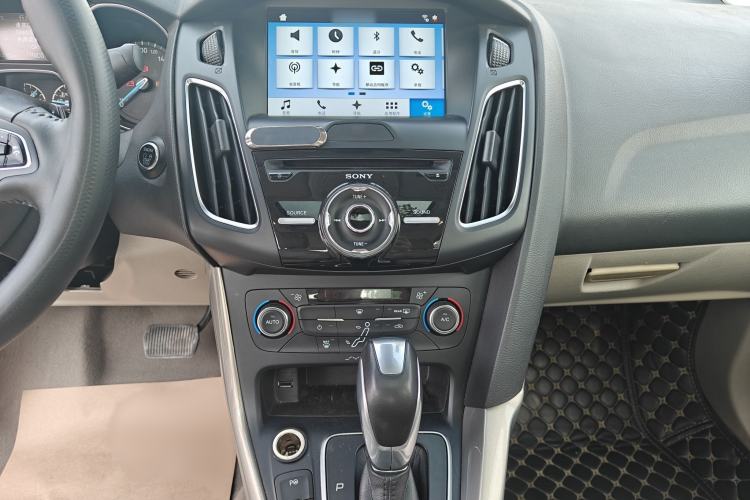 Used Ford Focus 2015 Sedan EcoBoost 180 Automatic Flagship Model Audio And AC Panel