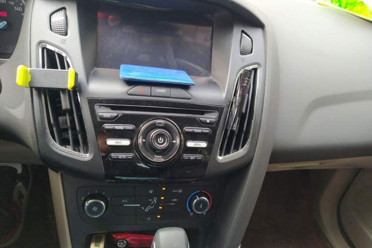Used Ford Focus 2015 Sedan 1.6L Automatic Comfort Model Audio And AC Panel