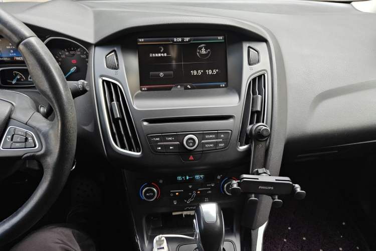 Used Ford Focus 2015 Hatchback EcoBoost 180 Automatic Elite Model Audio And AC Panel