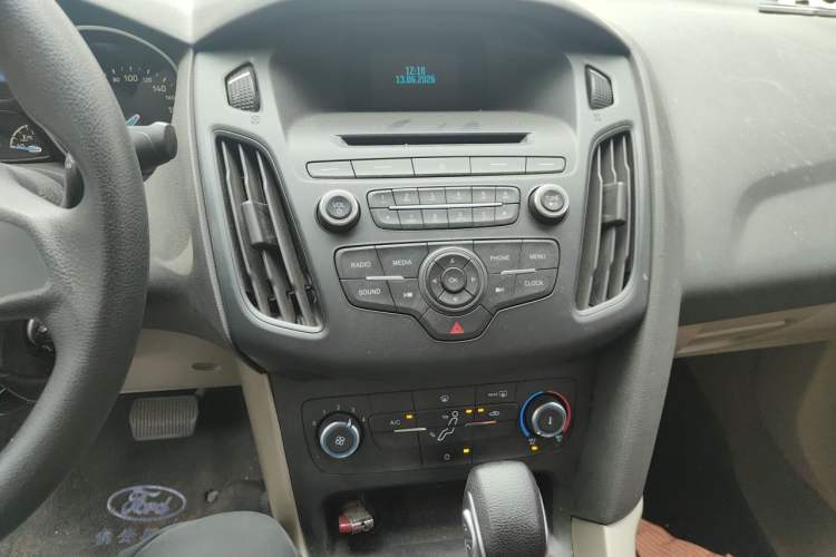 Used Ford Focus 2015 Sedan 1.6L Automatic Comfort Model Audio And AC Panel