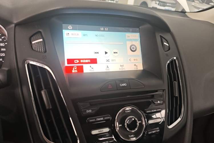 Used Ford Focus 2015 Sedan 1.6L Manual Comfort Model Audio And AC Panel