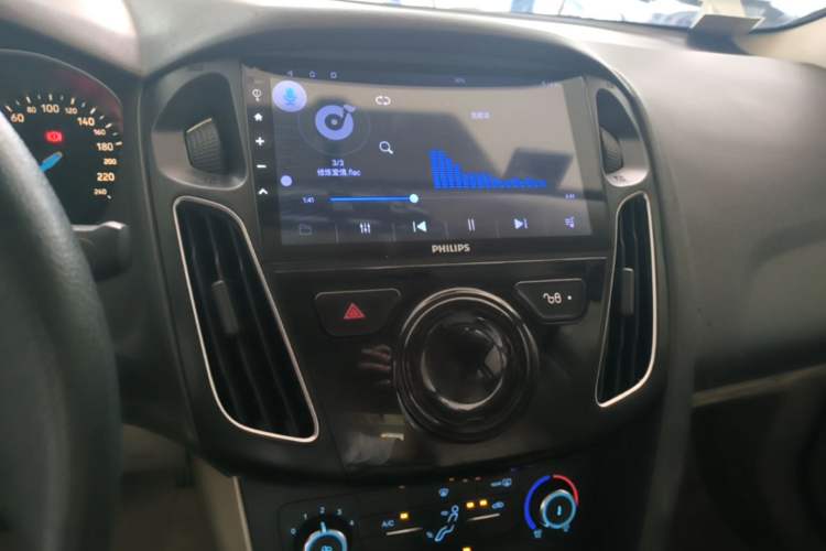 Used Ford Focus 2015 Sedan 1.6L Automatic Comfort Model Audio And AC Panel