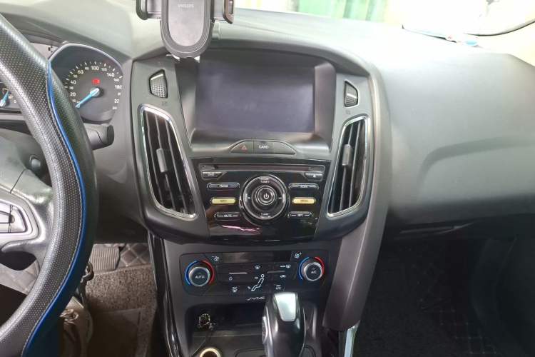 Used Ford Focus 2015 Sedan EcoBoost 125 Automatic Supreme Style Edition Audio And AC Panel