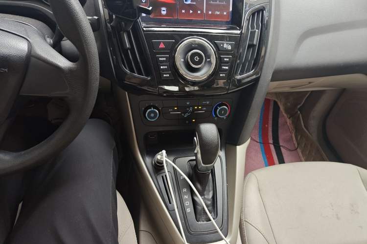 Used Ford Focus 2015 Sedan 1.6L Automatic Comfort Model Audio And AC Panel