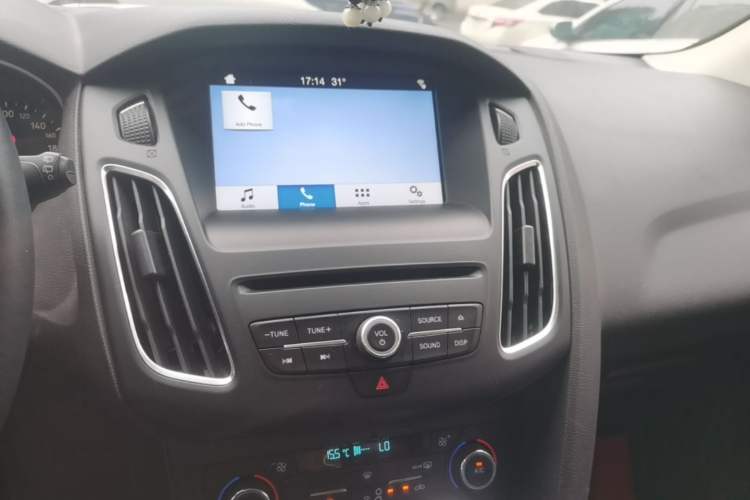 Used Ford Focus 2015 Hatchback EcoBoost 180 Automatic Elite Model Audio And AC Panel