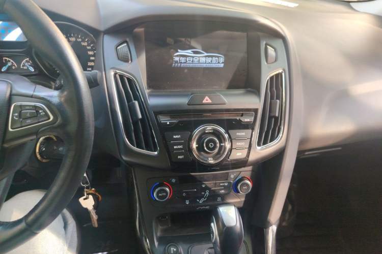 Used Ford Focus 2015 Sedan 1.6L Automatic Trend Model Audio And AC Panel
